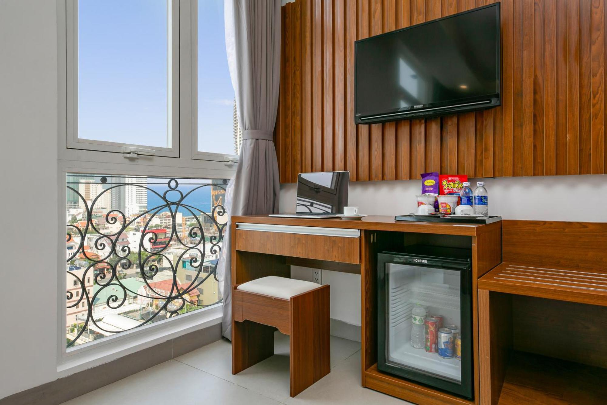 Prague Da Nang Beach Hotel Exterior photo