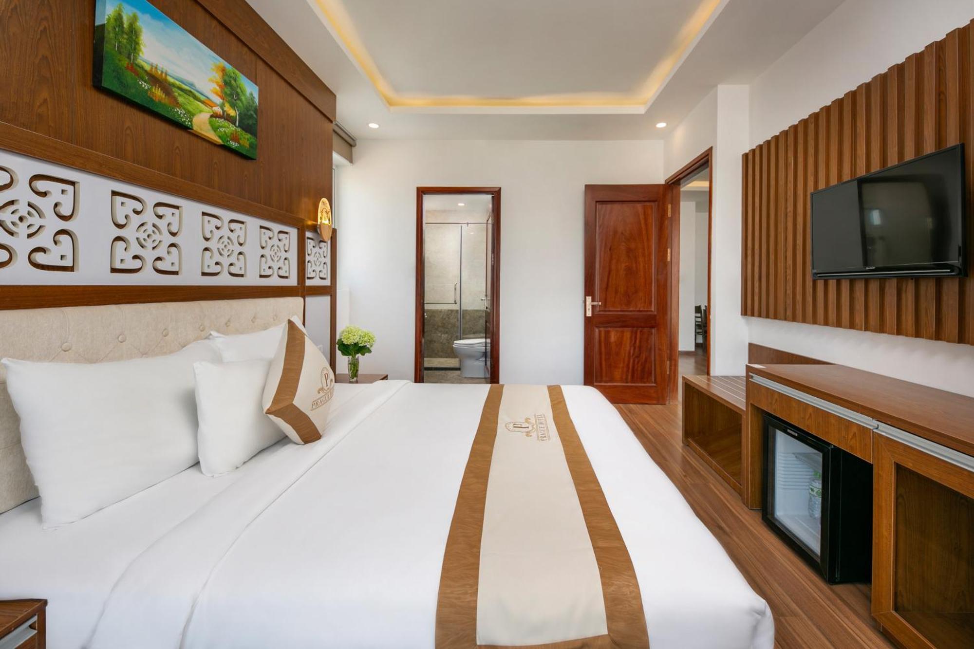 Prague Da Nang Beach Hotel Exterior photo
