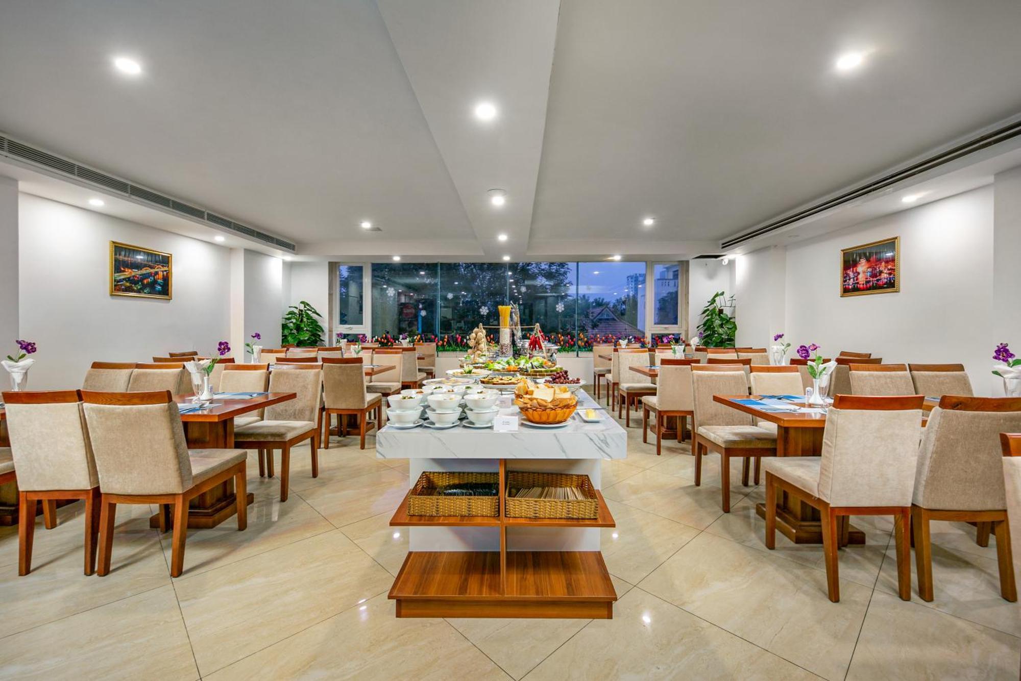 Prague Da Nang Beach Hotel Exterior photo