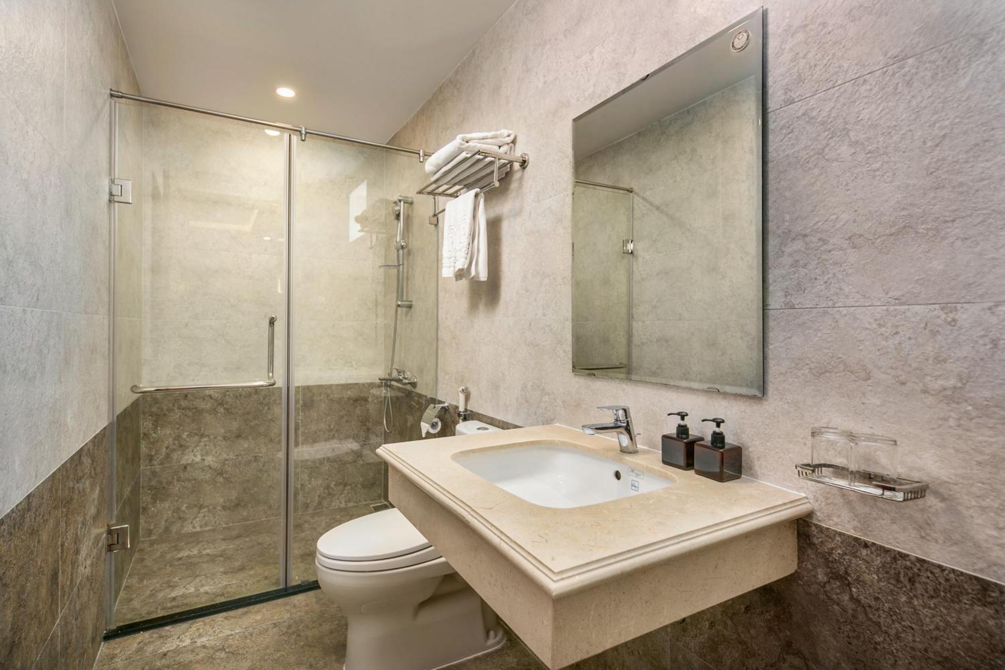Prague Da Nang Beach Hotel Exterior photo
