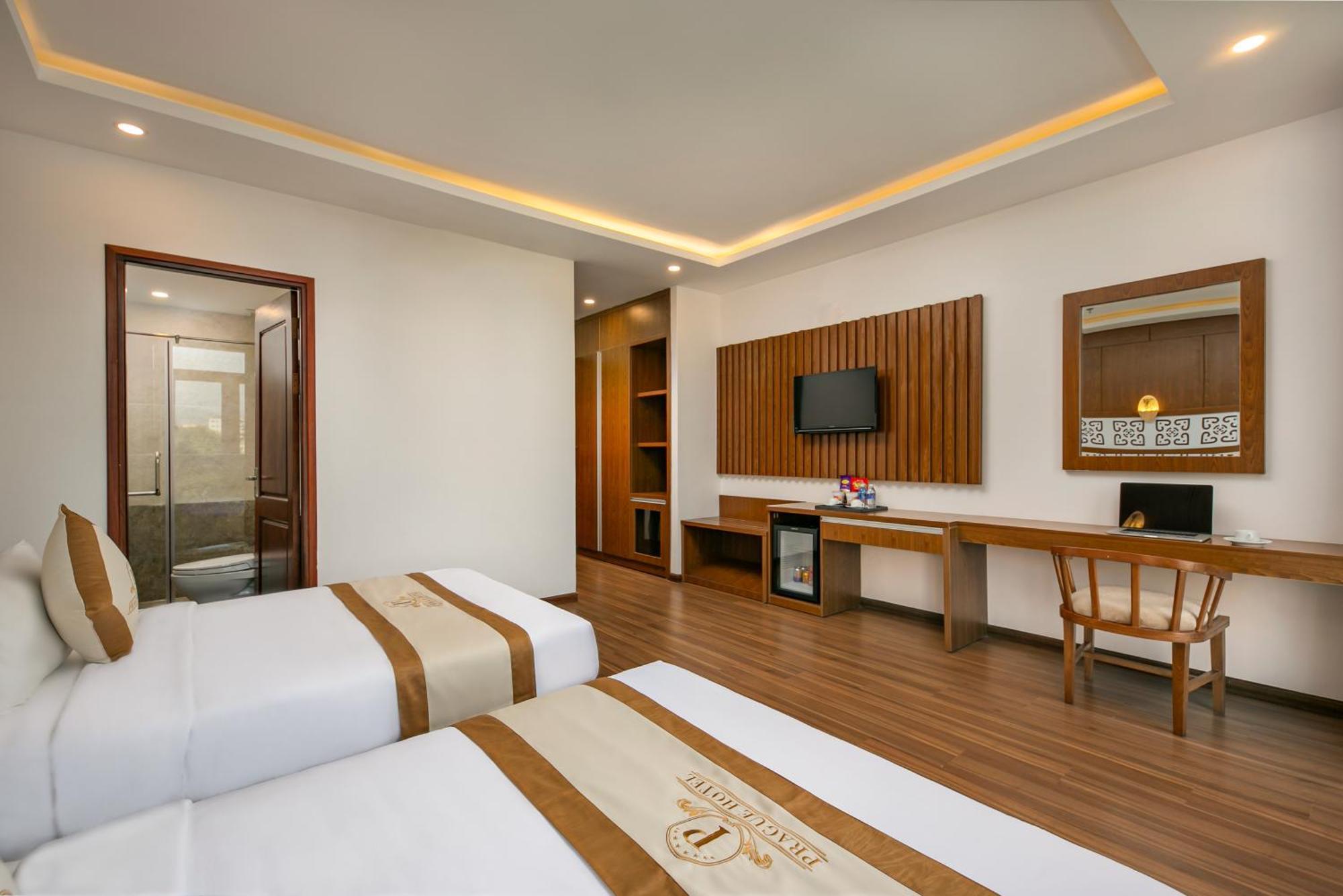 Prague Da Nang Beach Hotel Exterior photo